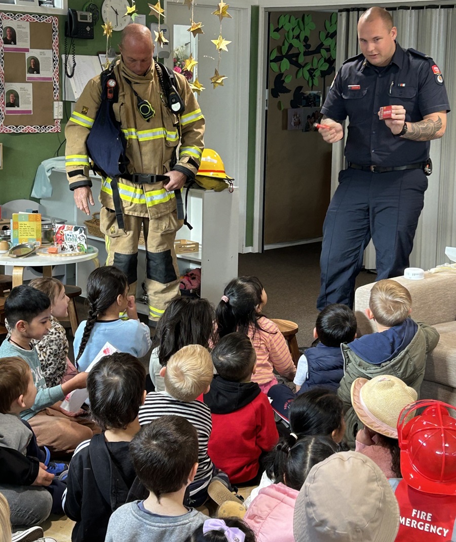 Fire brigade visits Vines ELC